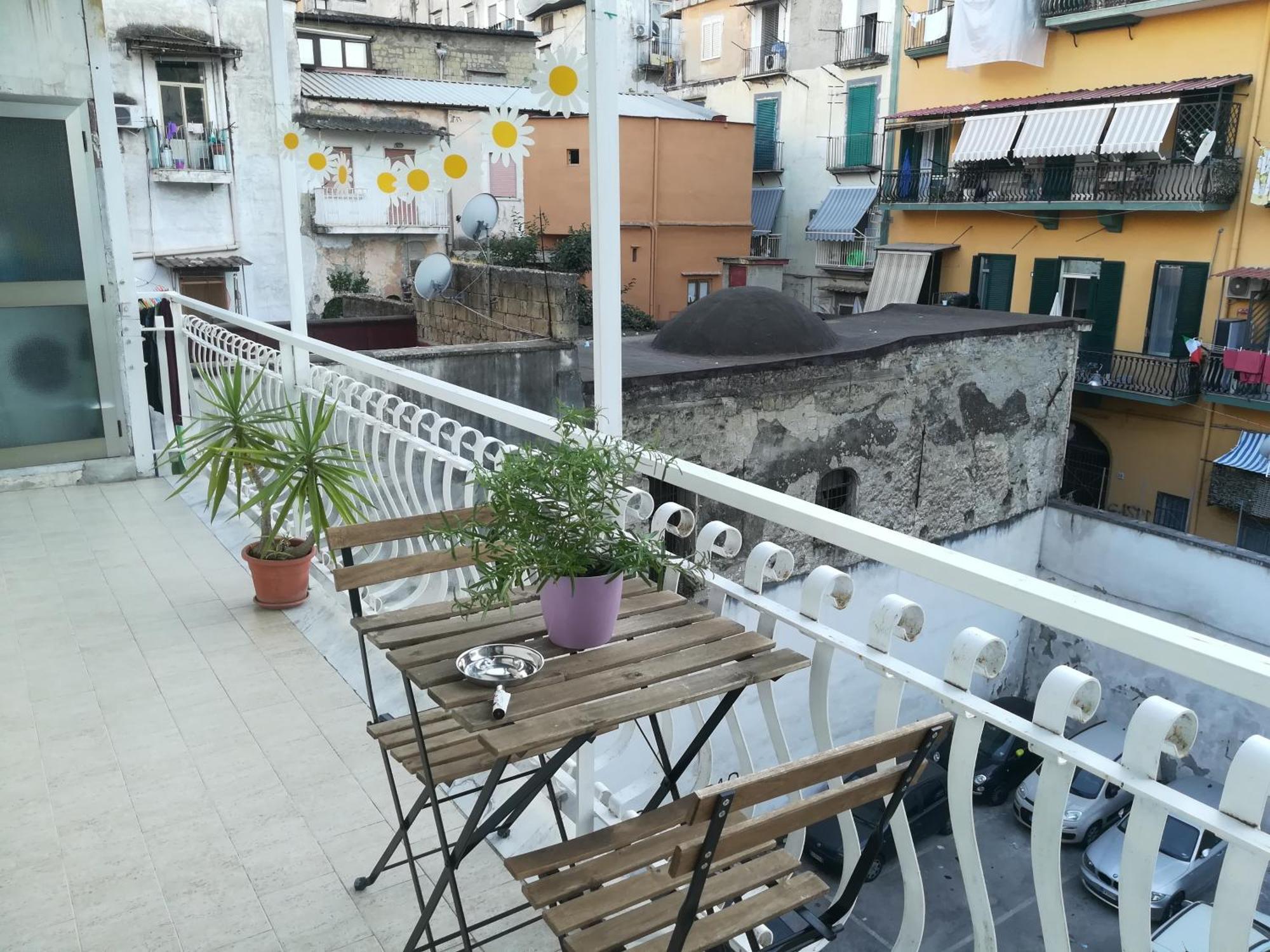 "Dint E Viche E Napule" Guest House Наполи Екстериор снимка