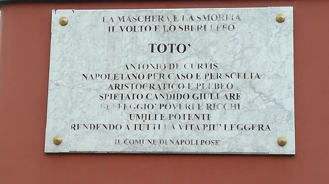 "Dint E Viche E Napule" Guest House Наполи Екстериор снимка