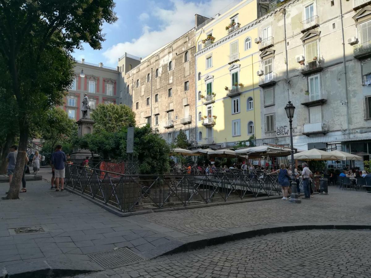 "Dint E Viche E Napule" Guest House Наполи Екстериор снимка