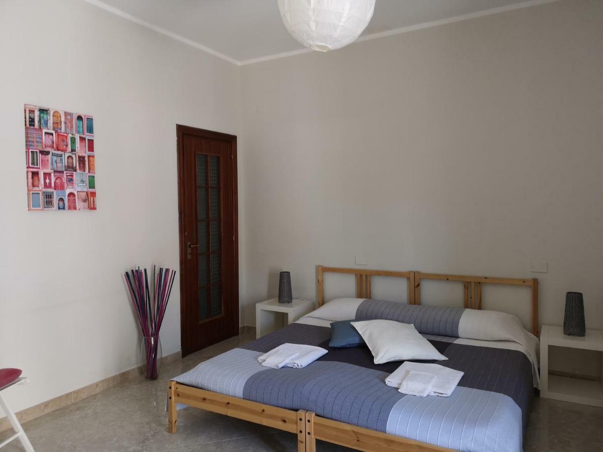 "Dint E Viche E Napule" Guest House Наполи Екстериор снимка