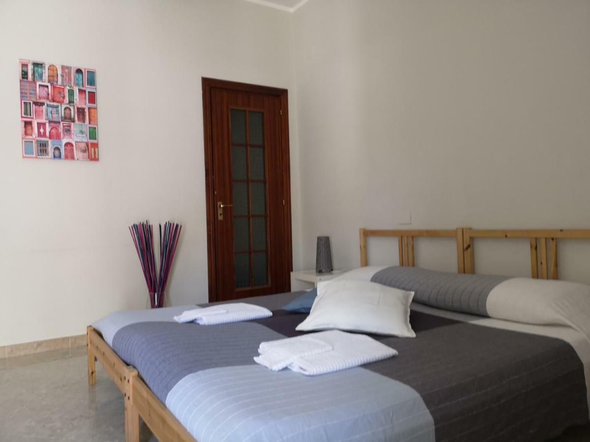 "Dint E Viche E Napule" Guest House Наполи Екстериор снимка