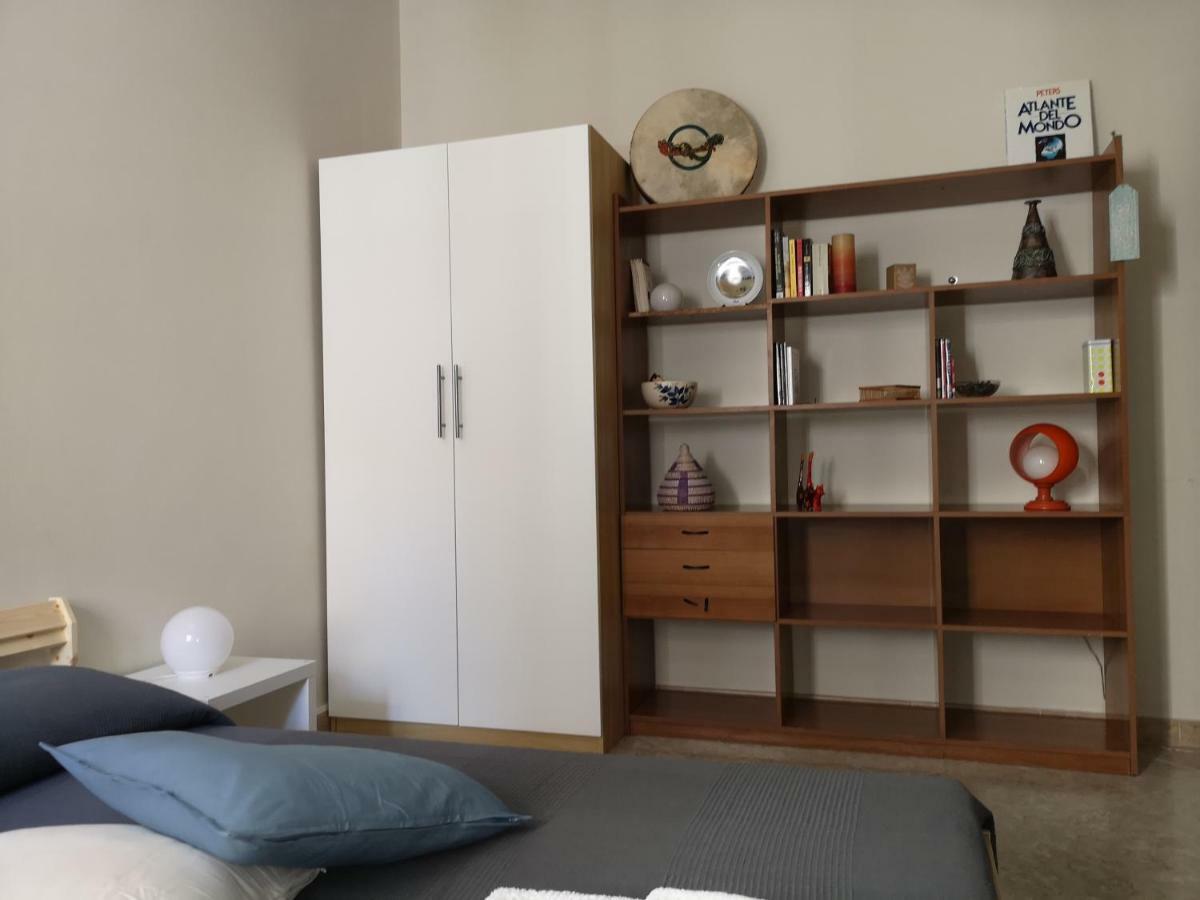 "Dint E Viche E Napule" Guest House Наполи Екстериор снимка