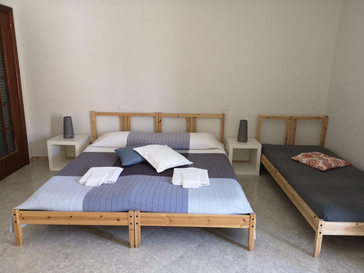 "Dint E Viche E Napule" Guest House Наполи Екстериор снимка